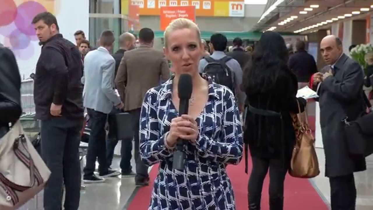 ProWein 2014: Willkommen! Die ersten Besucher str&ouml;men in die Hallen