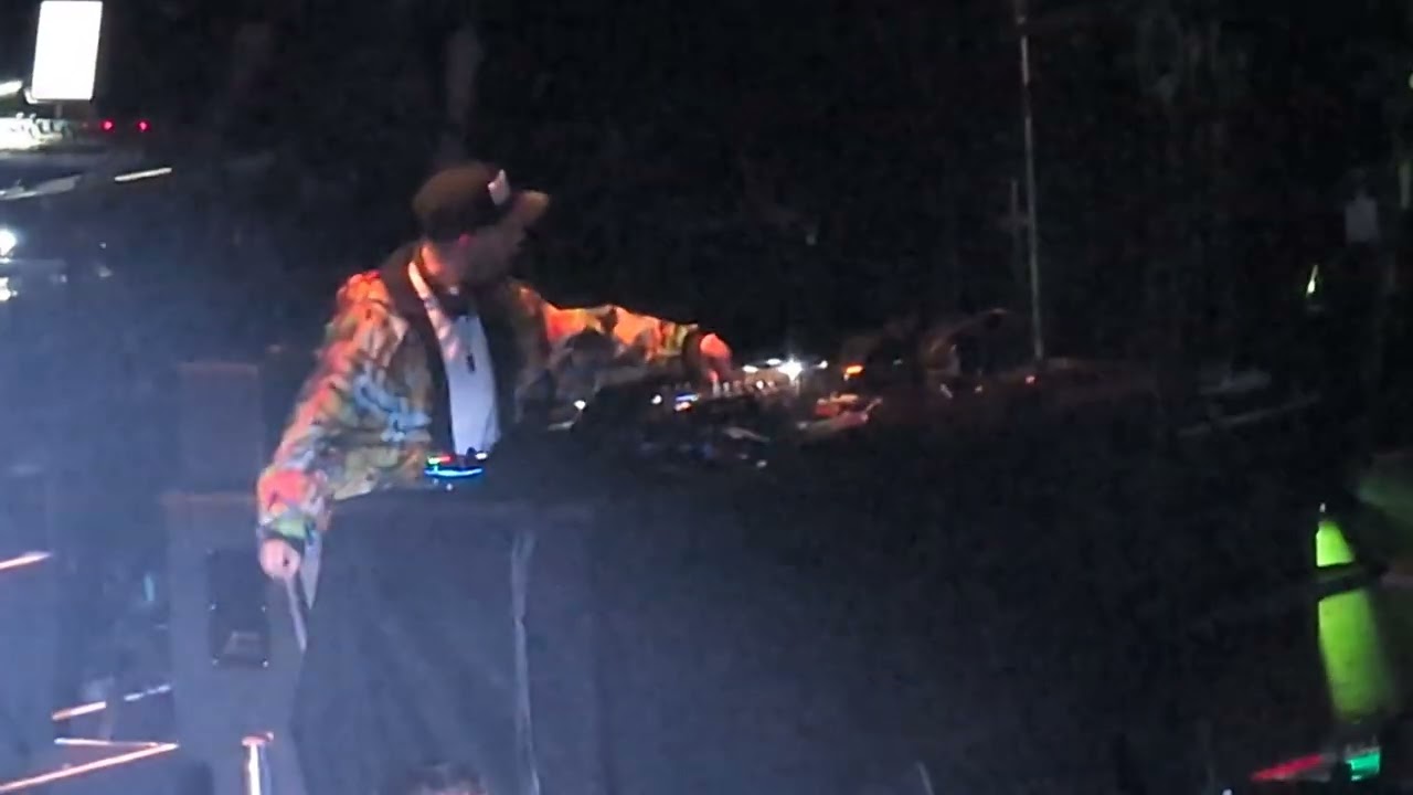 Gorillaz opening DJ 2026023