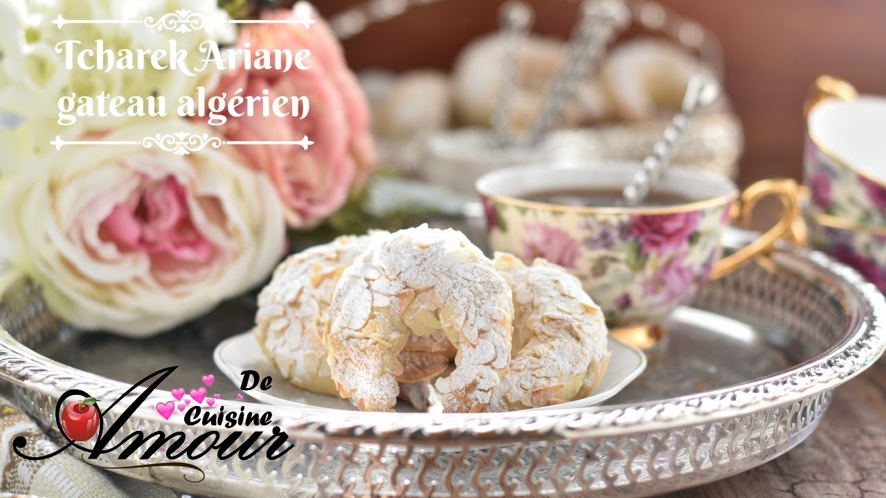 tcharek el ariane gateau algérien fondant pour l'Aïd el fitr 2017 / croissants aux amandes
