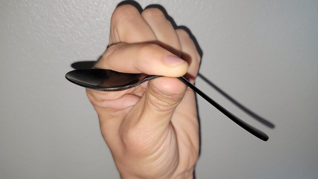 Comment faire le tour de magie de cuillère plier