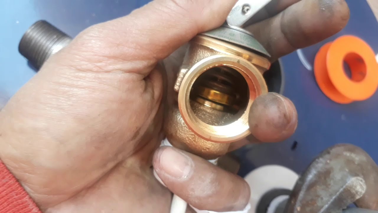Instalación de válvula de alivio boiler de paso calentador agua cilindro COFLEX  ideas en 5 minutos