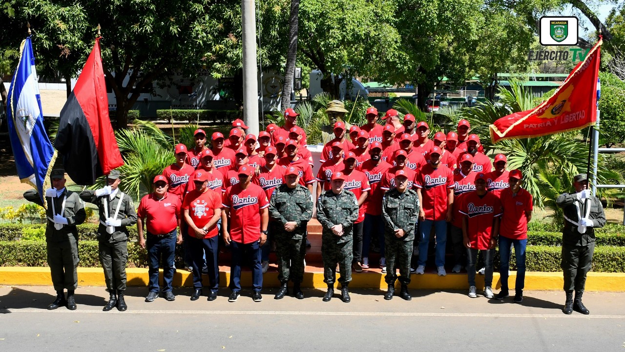 Los DANTOS del Ejército de Nicaragua reciben sus uniformes oficiales para el 