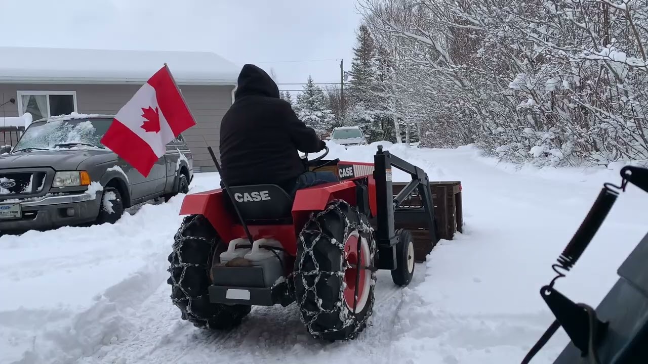 Let’s see how the Case446 and wood snow pusher works #gardentractors #snowremovalequipment #snow  