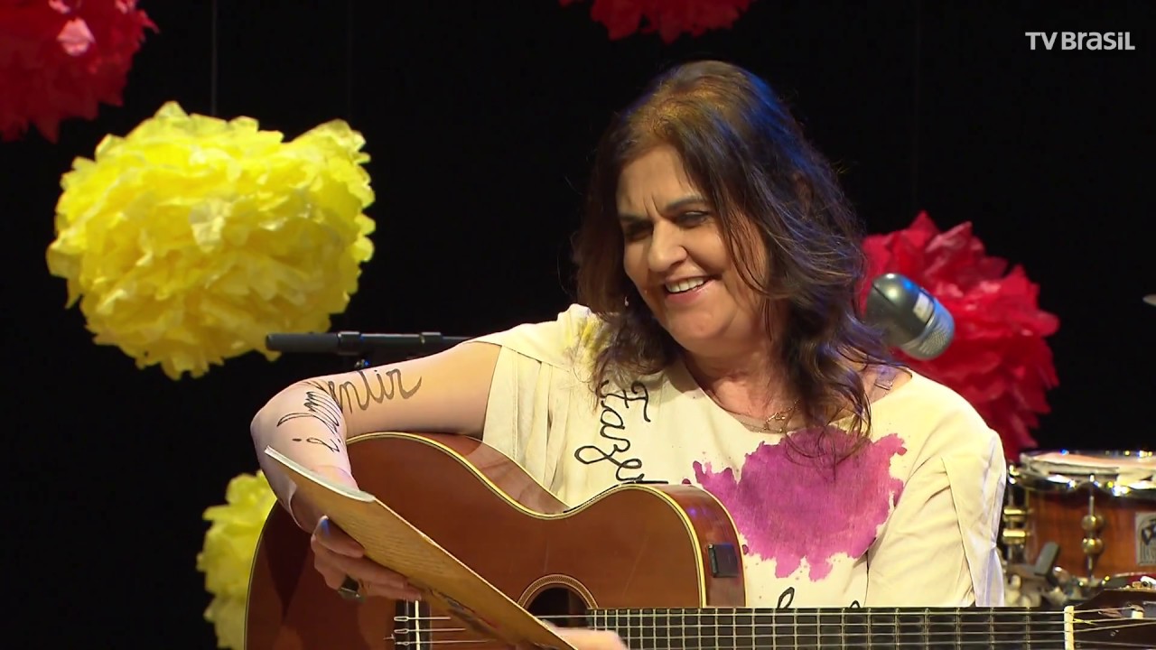Bia Bedran canta "Fazer um bem" no Música Animada