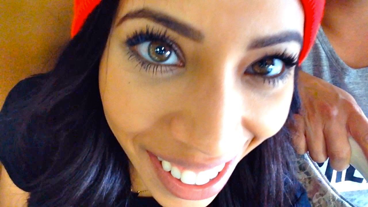 My Girlfriend Bouncin on Trampolines Like A Gazelle!!! (Vlog #477)