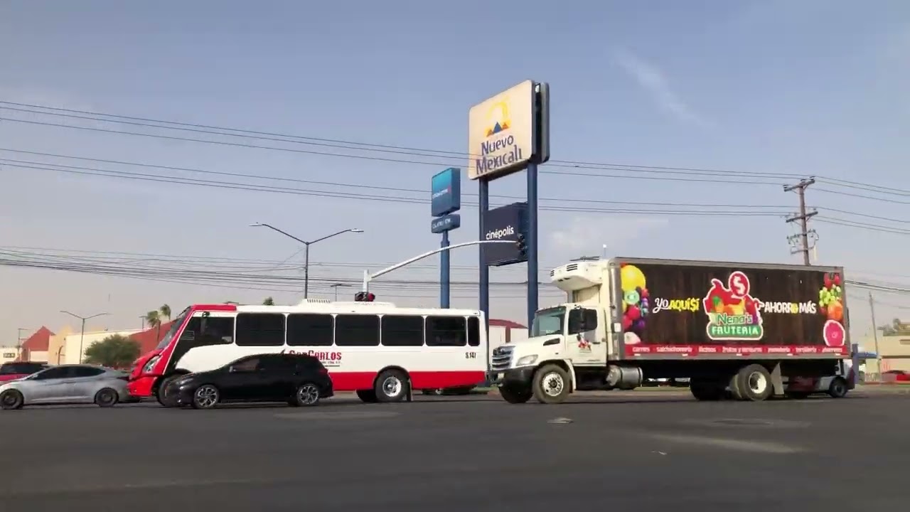 Blvd Gómez Morín y Lázaro Cárdenas hasta la plaza sendero en Mexicali bc