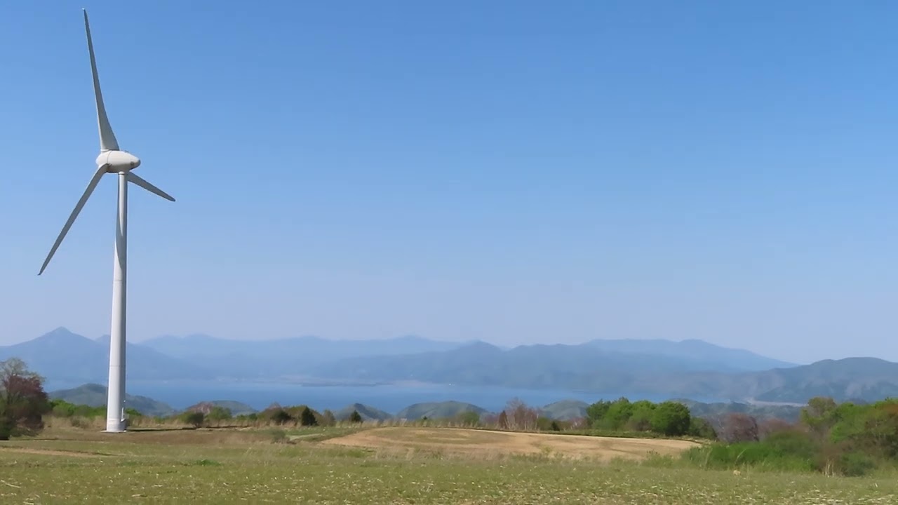福島県 郡山布引風の高原から猪苗代湖の景色