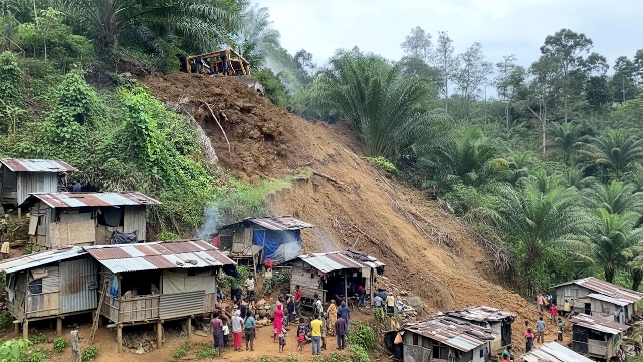 Helping Poor People By Build Road on Mountain,Opening a New Road for the Poor People in the Mountain