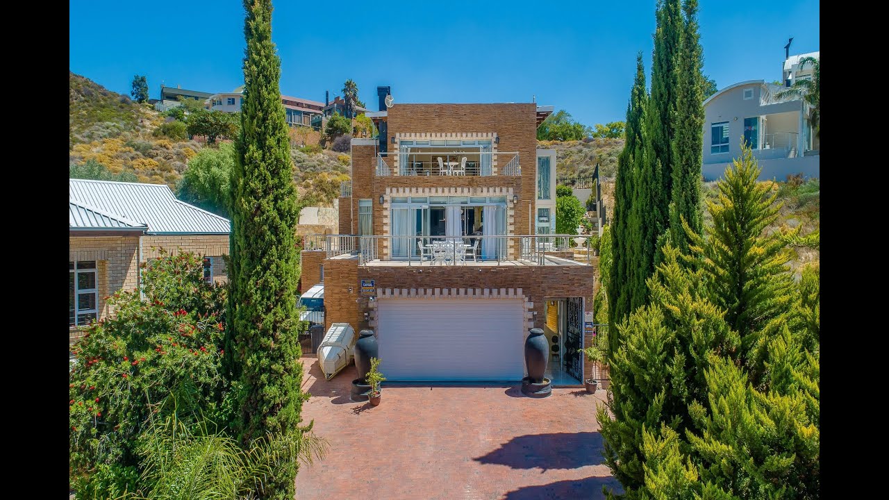6 Bedroom house in Worcester, Fairwiew Heights| Pam Golding Properties