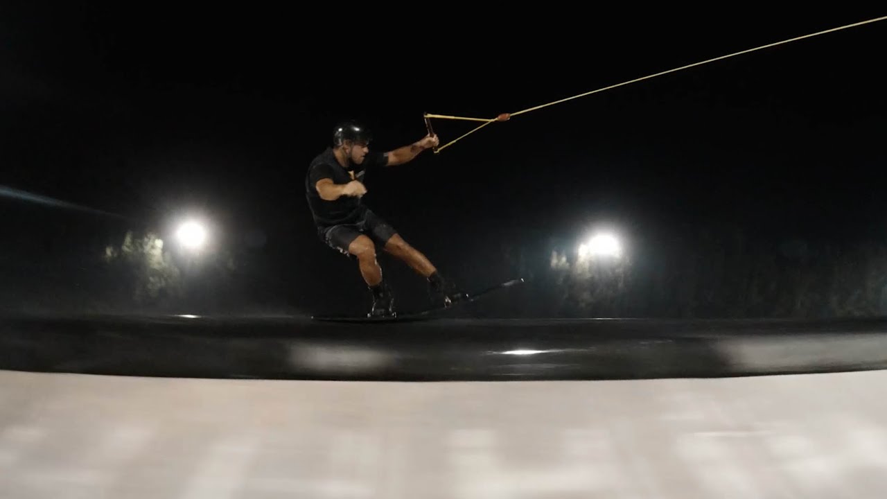 NIGHTIME WAKEBOARDING at Thai Wake Park! This was scary...