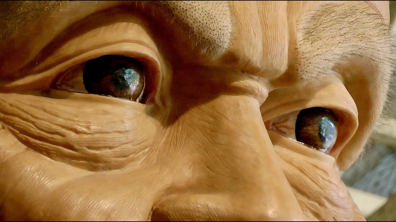 Colossal statues of Buddhist priests ☸️