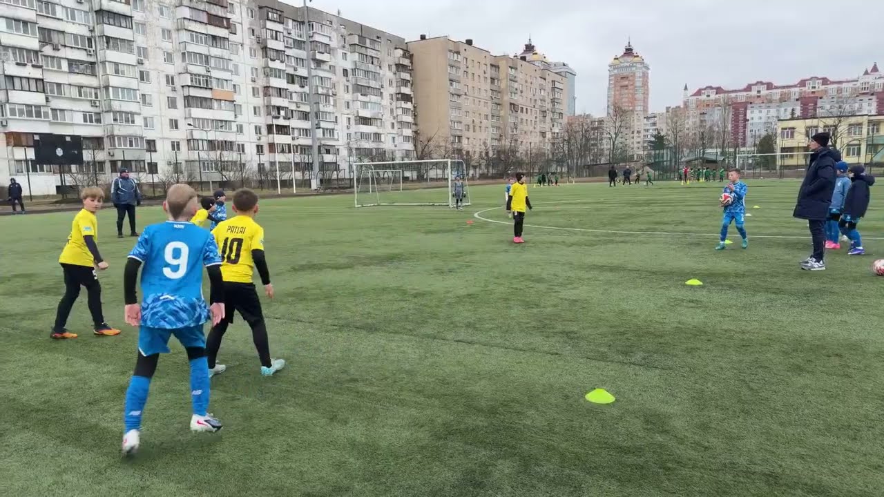 У каналі ФК «Динамо» Київ 2017 U9 відбувається прямий ефір.