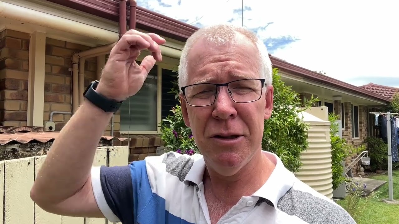 Wayne's World of Animals - Possum in the roof! REMOVED!!!