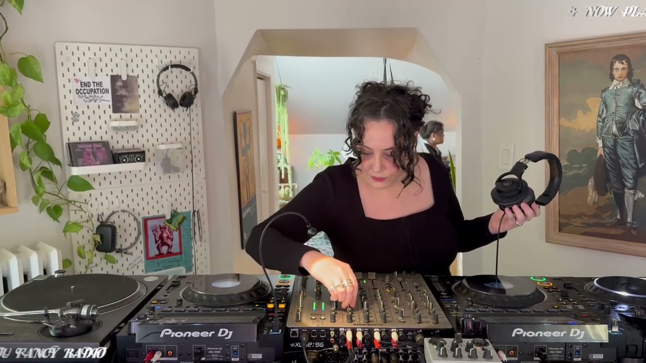 IF YOU FANCY RADIO: KEHDO (SIGNAL PRESSURE)