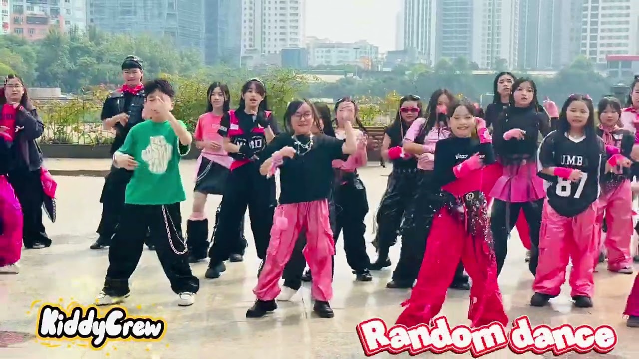 Random dance _ Part 2 #minhanh #KiddyCrew #videoviral