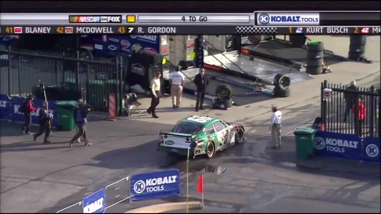 2010 NASCAR Atlanta Carl Edwards vs Brad Keselowski (Part 2)