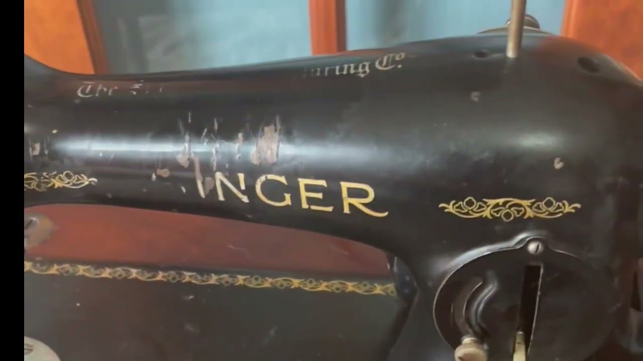 Restoring Vintage  Singer sewing machine head /base #vintagesewing#diyprojects#singersewingmachine