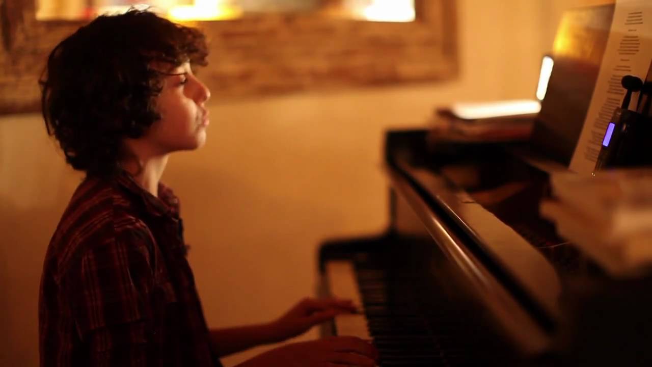 Alex Wolff - Horchata (Vampire Weekend Cover)