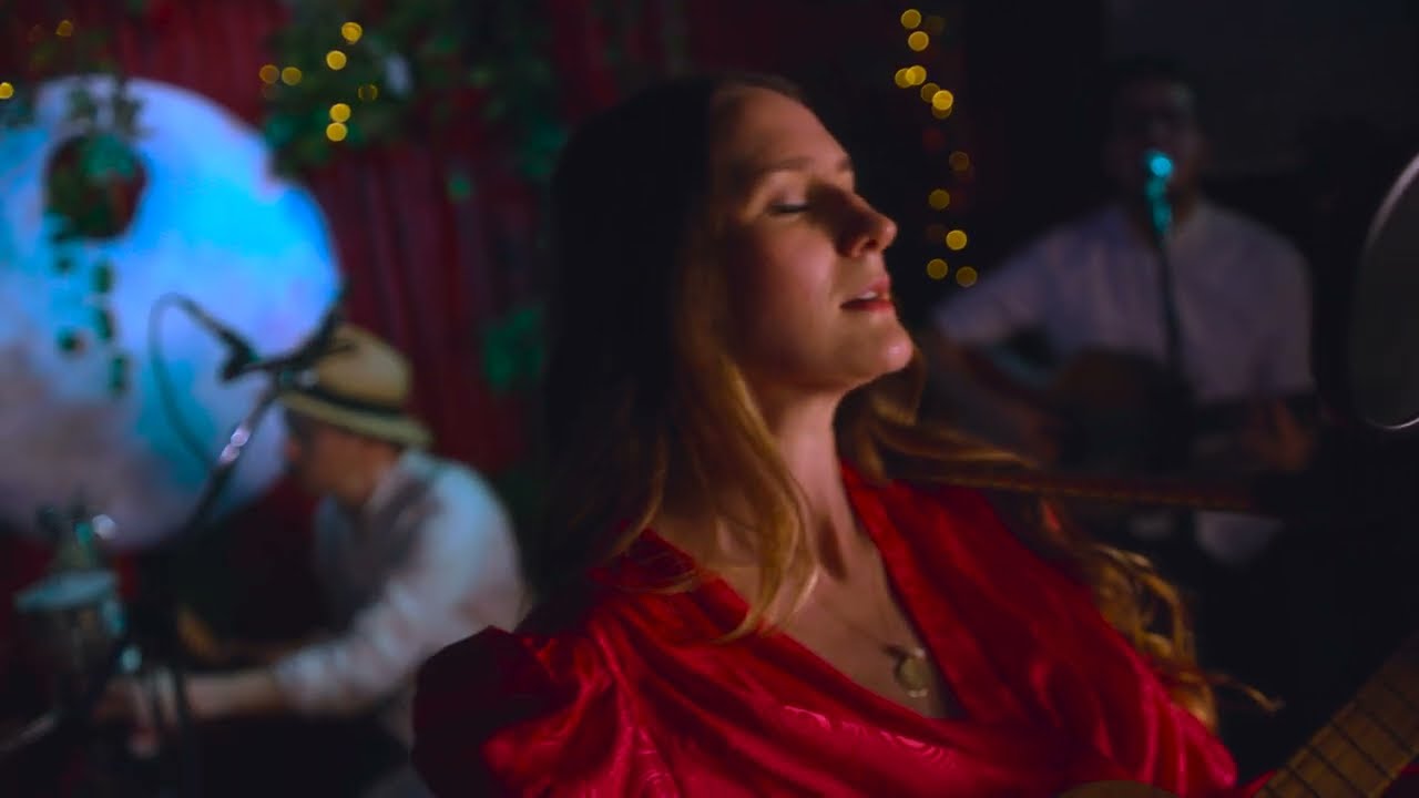 Holly Holden - This Body Liquid - Live Session