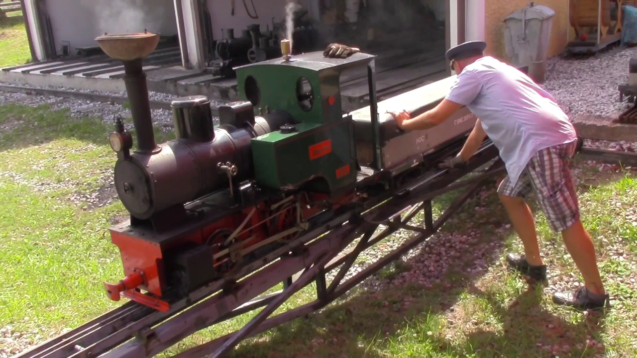 Verschubarbeiten bei der Minidampfbahn