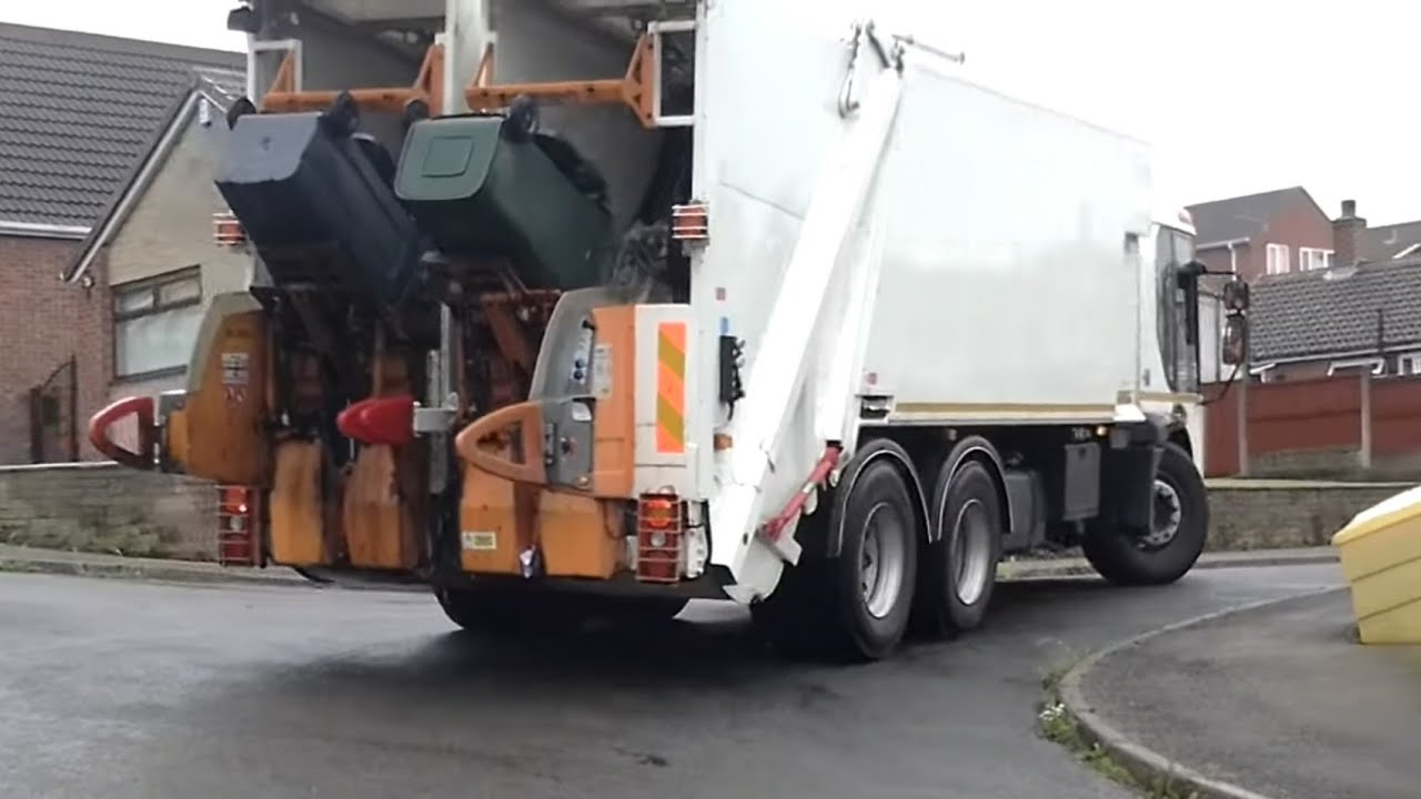 Dennis Elite 2 bin lorry on Mixed recycling, YKT