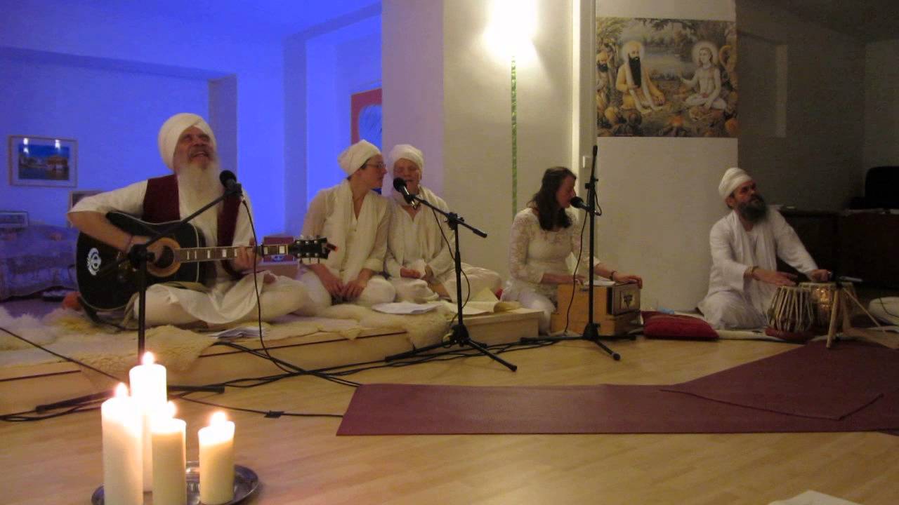 Sat Hari Singh und der Adi Shakti Chor - Dhan Dhan Ram Das Guru