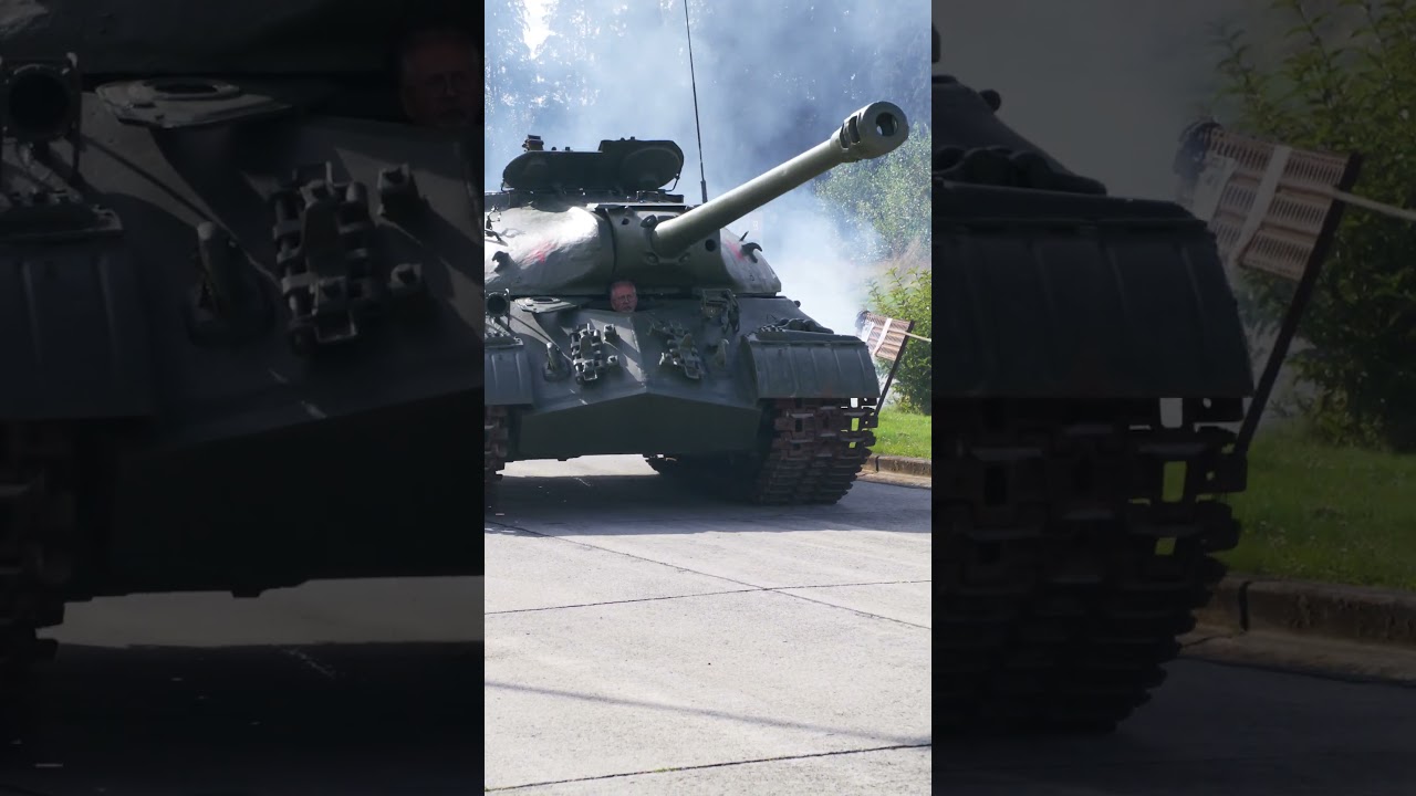 ИС-3 на ходу.