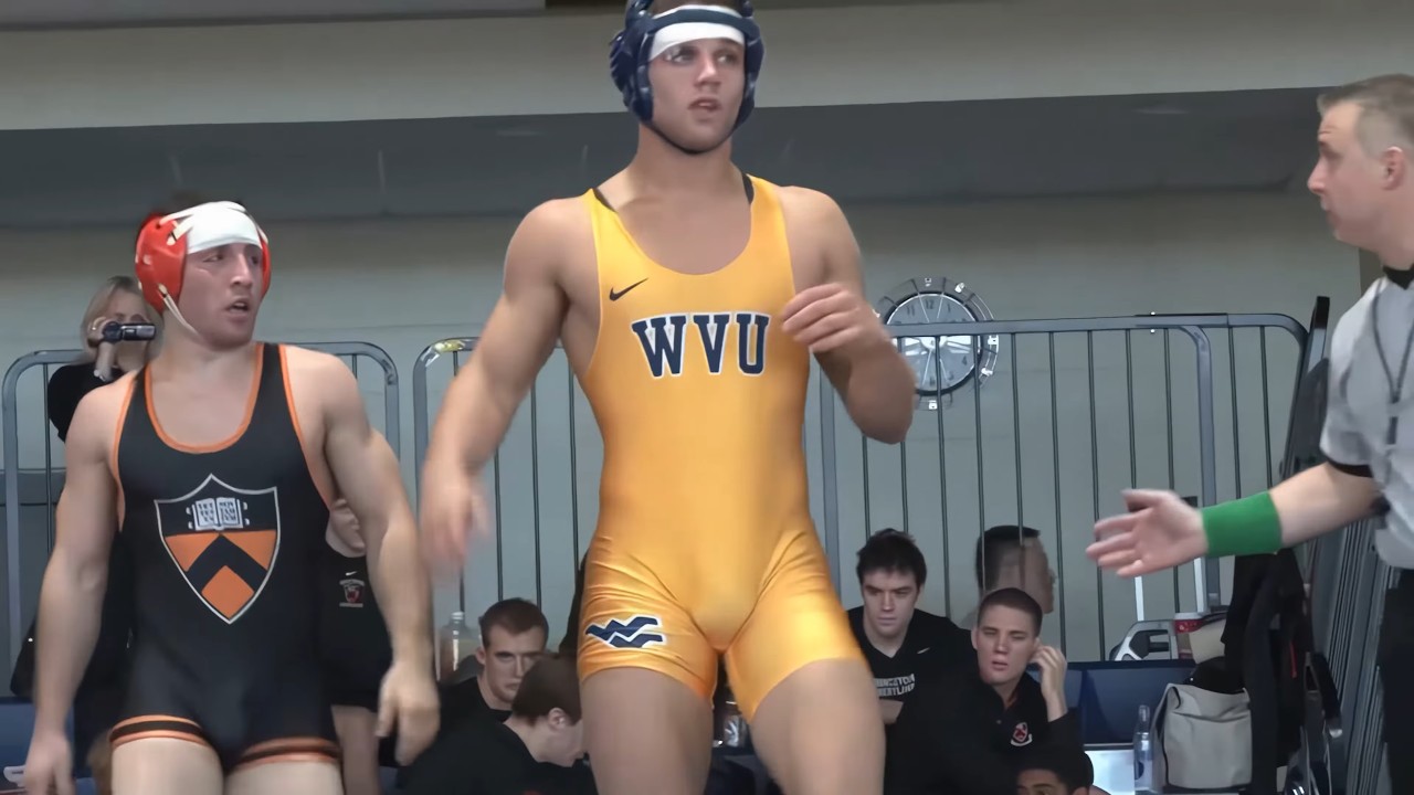 Ross Renzi, West Virginia at 2013 Navy Classic Wrestling, bulged up