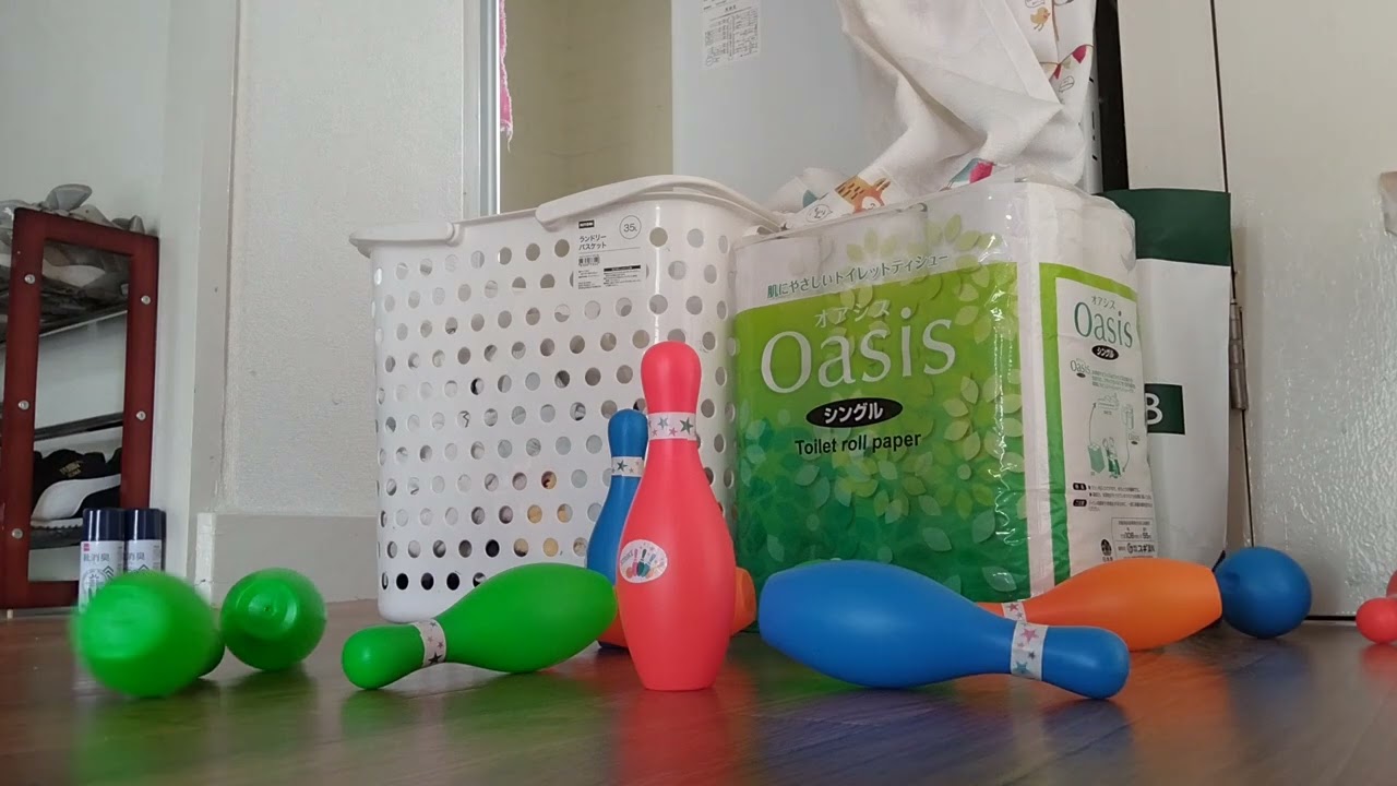 所有しているボウリングのピンをストライクが出るごとに大きさを拡大して倒してみた