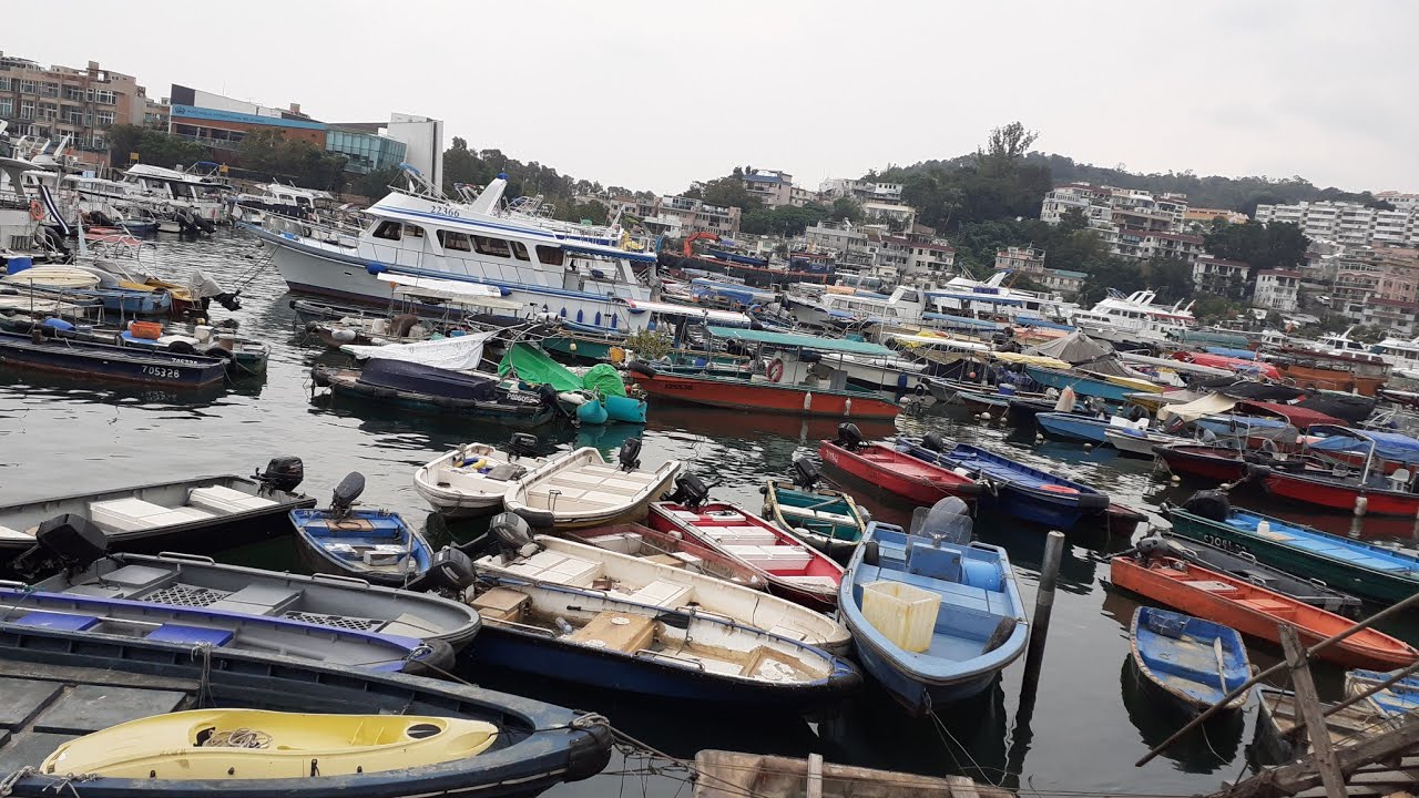 Suasana pinggir Pantai Saikung Hongkong 