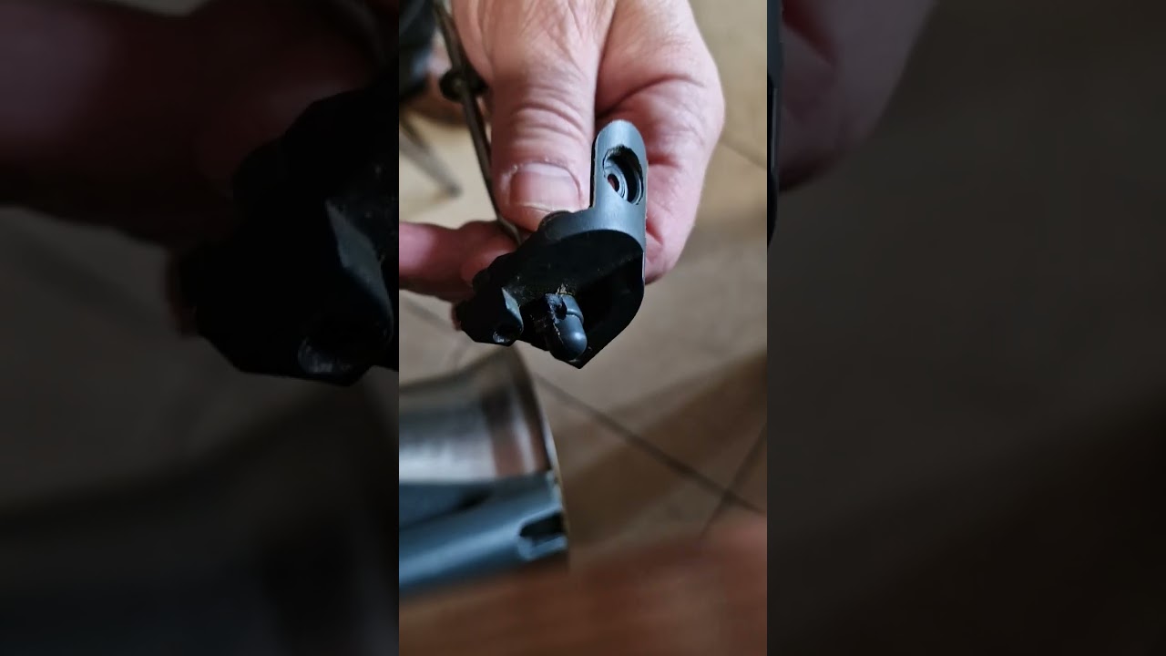 Demontaż uchwytu naczynia miksującego Thermomix TM21