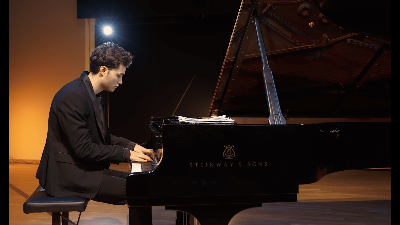Je joue du Tchaikovsky sur un piano à 250,000€
