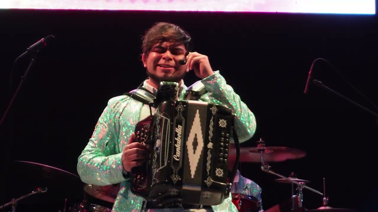 Tus mentiras y Suspiros - Gerardo Urapo y su Norteño Banda 