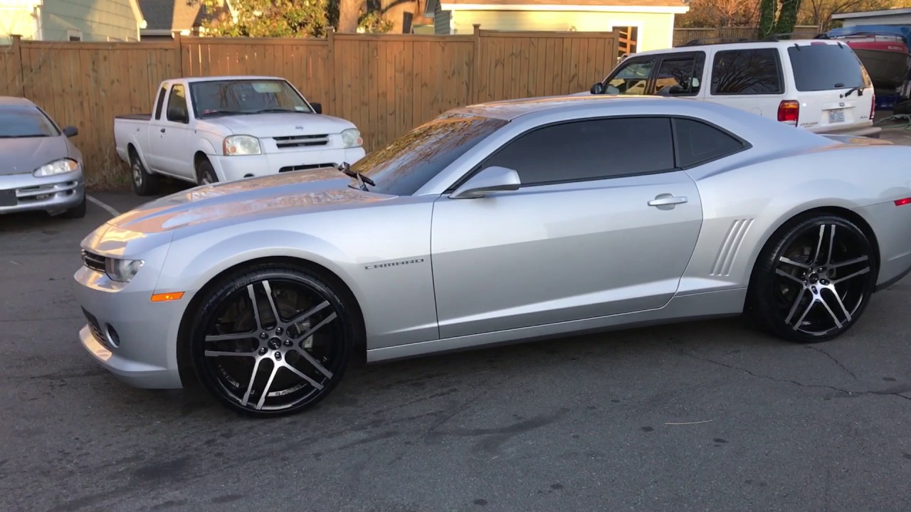 Camaro on 22's Staggered