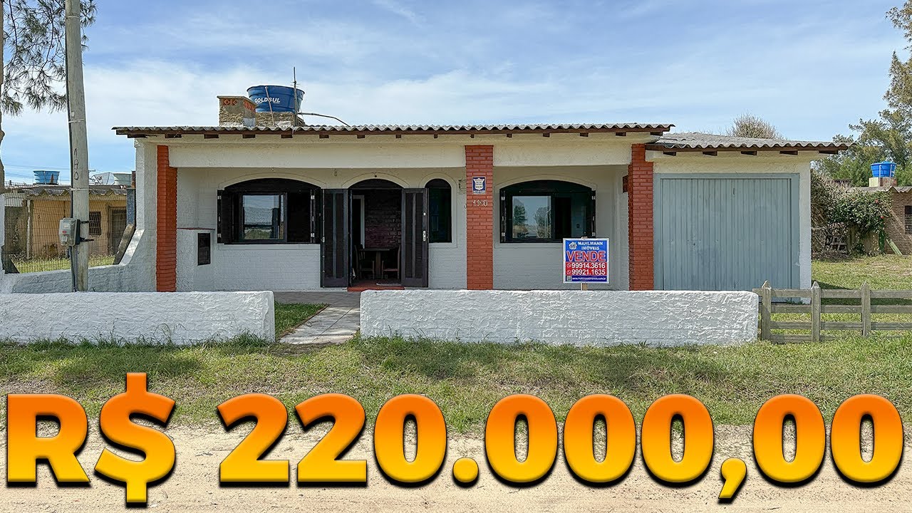CASA A VENDA COM 3 QUARTOS A POUCOS METROS DO MAR EM MAGISTÉRIO / RS