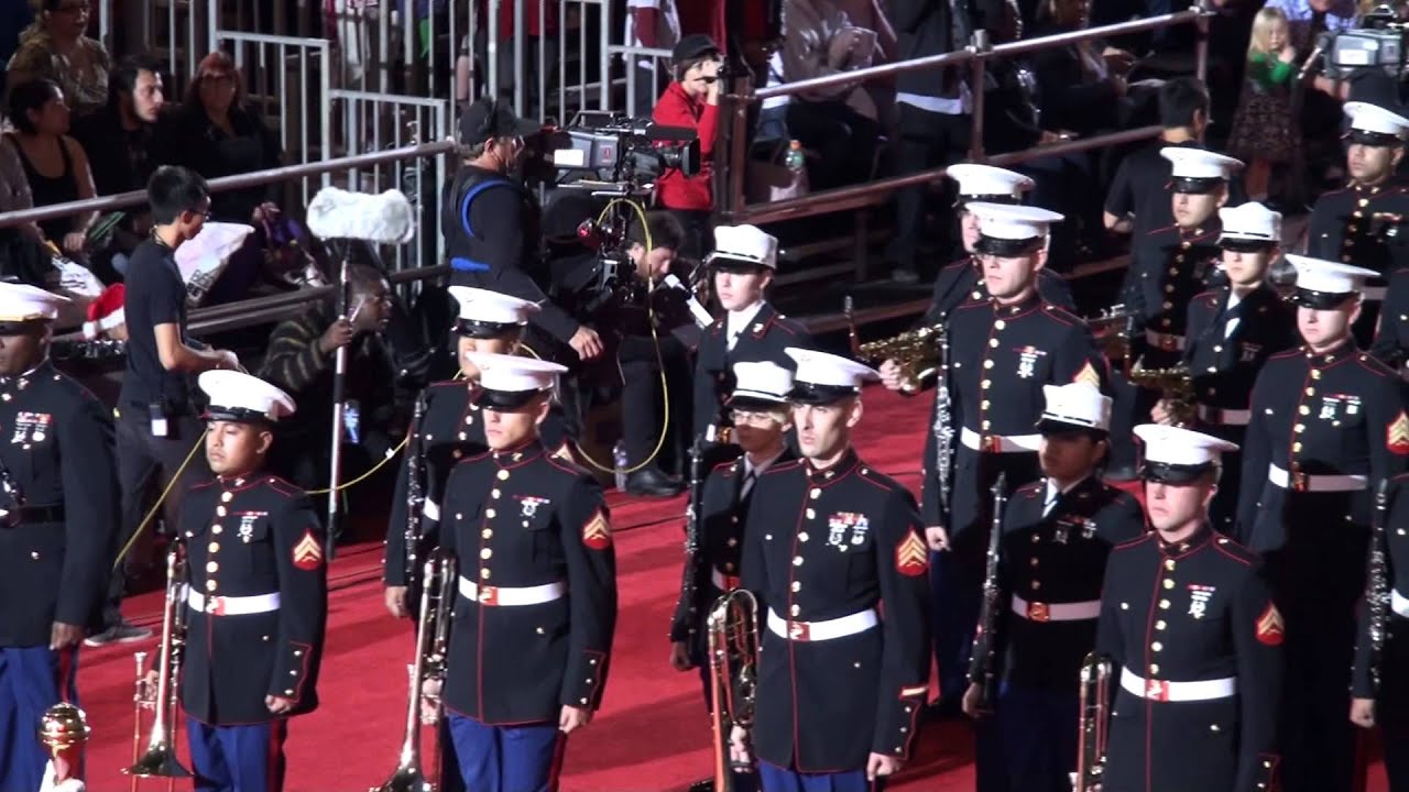 1st Marine Division Band - 2013 Hollywood Christmas Parade