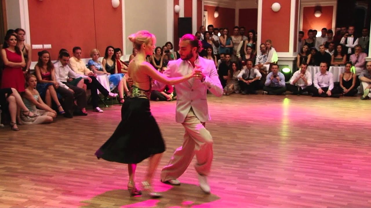 Gianpiero Galdi y Nadia Hronidu - Tango Cazino 2013 - 2/4