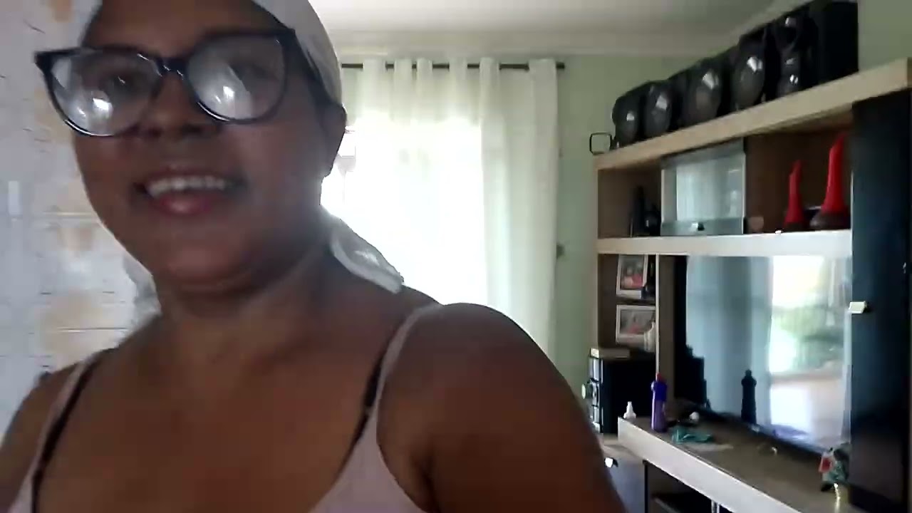 Tô limpando a casa é muito bom 😀