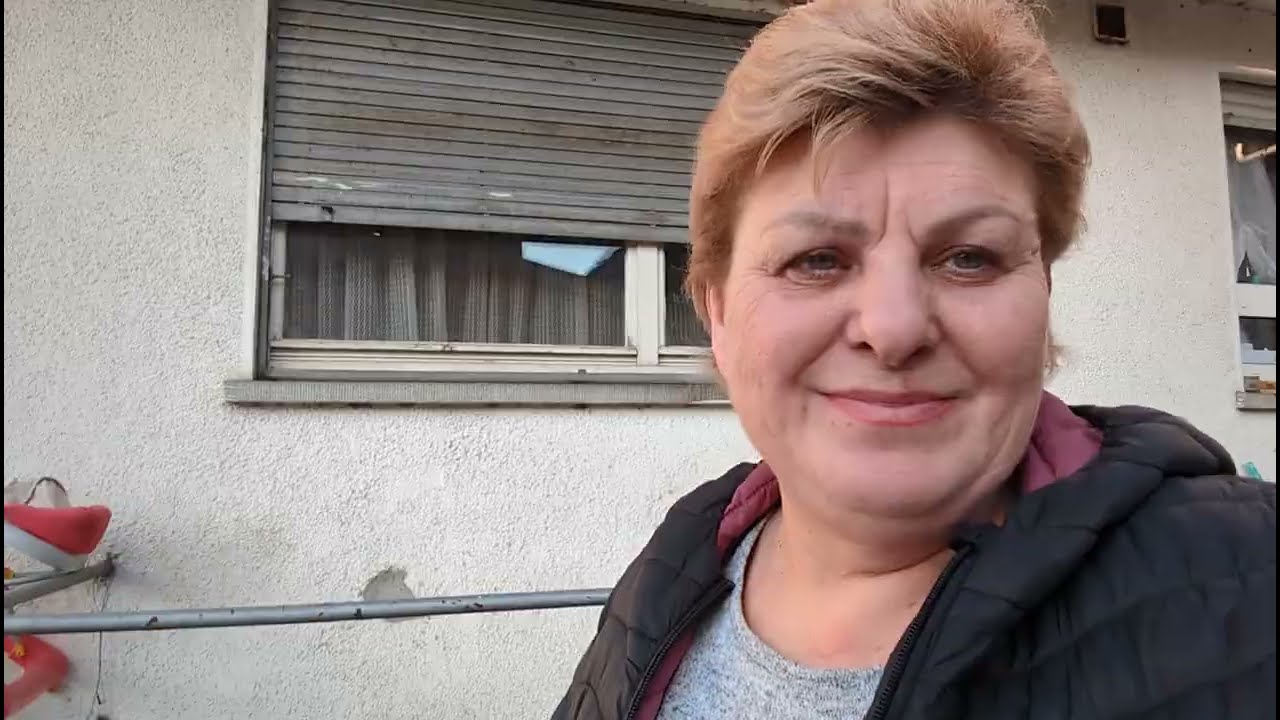 Сколько яиц в день несет одна курица? Очень странный комментарий. Доедаем замороженные пигоги.