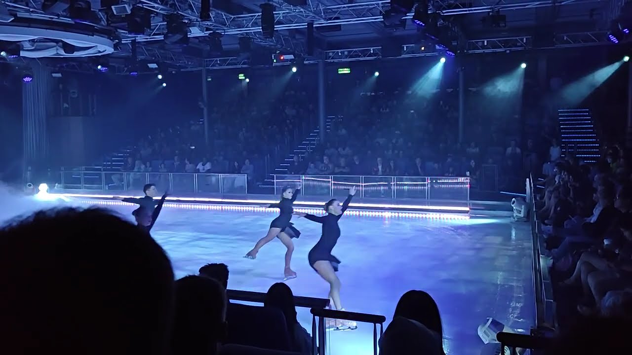 @RoyalCaribbean ice show @symphonyoftheseas4110