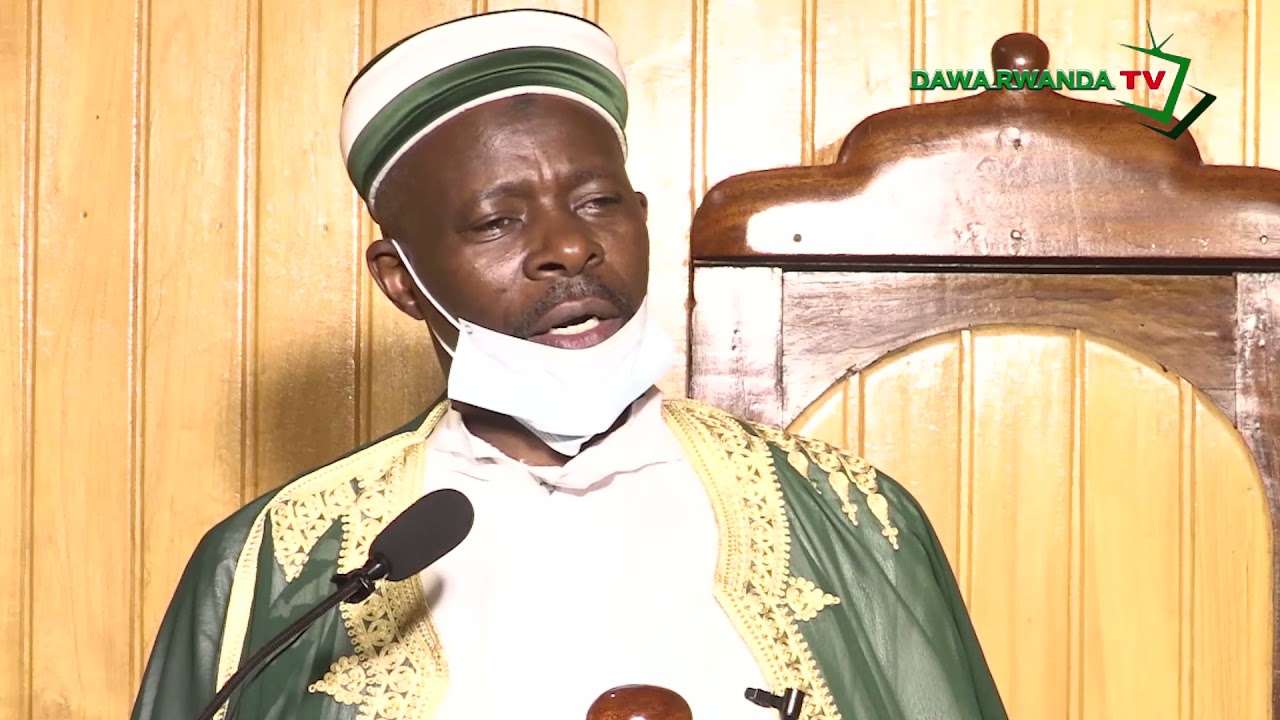 Hari urugendo rudutegereje./Isi ifitwe numwe mukiganza./Hari abakozeho baryashya n'abandi bizaba uko