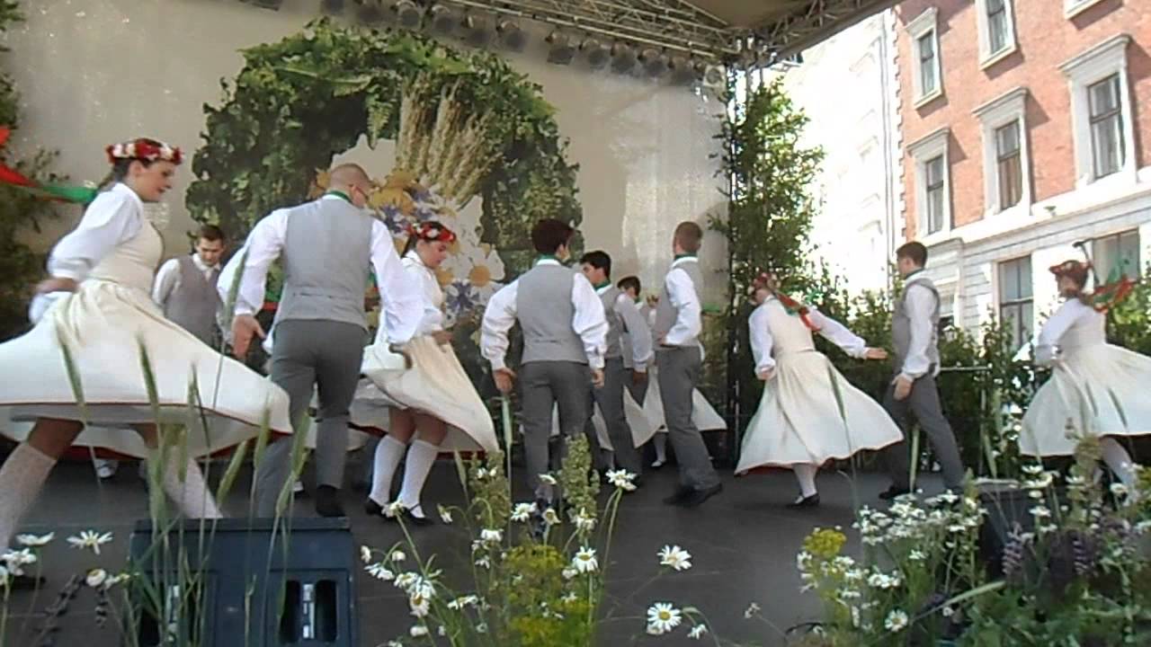 www.moscowbeauties.ru    Латышский танец 1