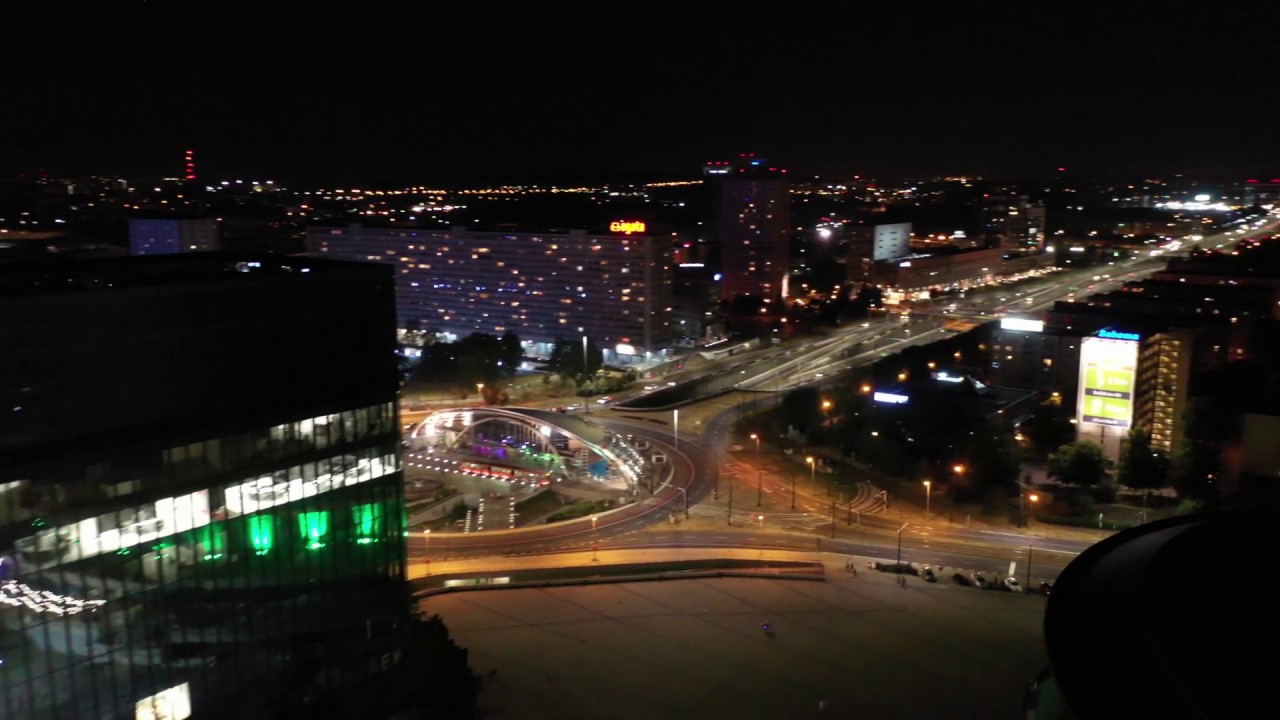 Katowice nocą centrum - widok z drona