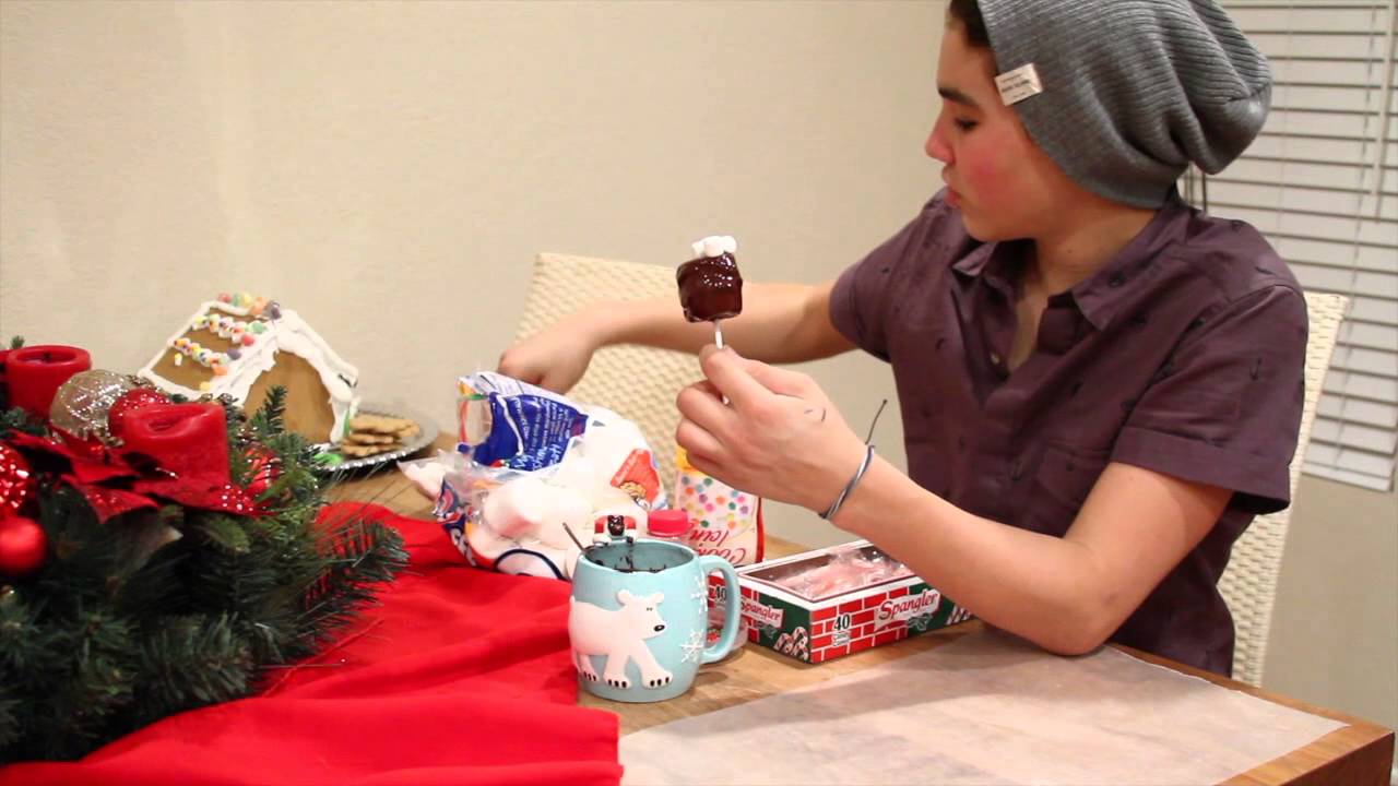 Christmas Marshmallow Cake pop!