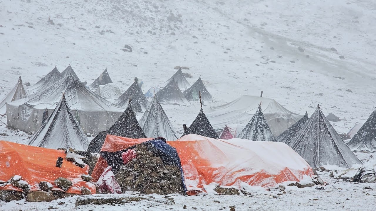 Life in a Snowy Mountain  Village of an Nepal | Nepali Village lifestyle Far From Civilization 