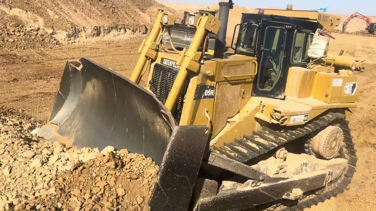 Caterpillar working D9R #caterpillar #bulldozer #excavator 