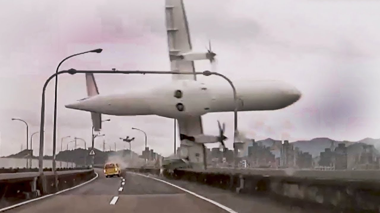 Top 10 Scary Pilot Stories That Will Make You Unbook Your Flight
