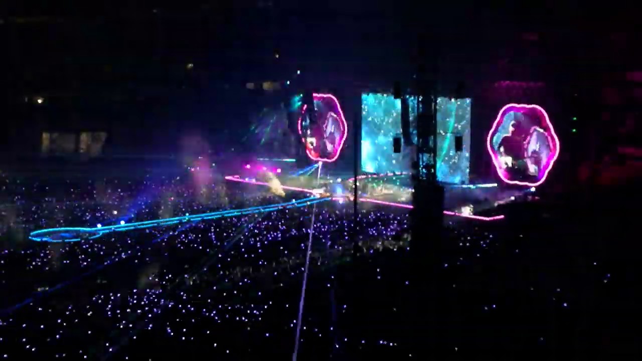 Coldplay - Sky Full Of Star Live Concert (Seoul Olympic Stadium)