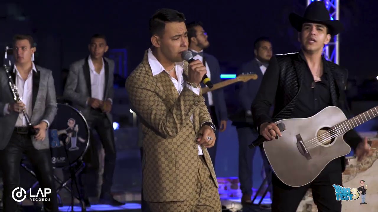 El Yaki & Jovanny Cadena - Recostada en la Cama