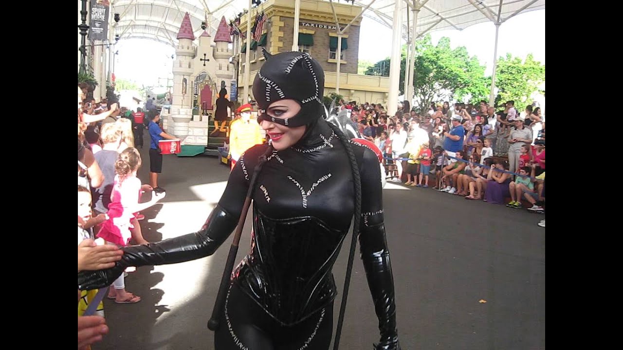 Warner Bros. Movie World Parade- Part 2 March 11, 2012